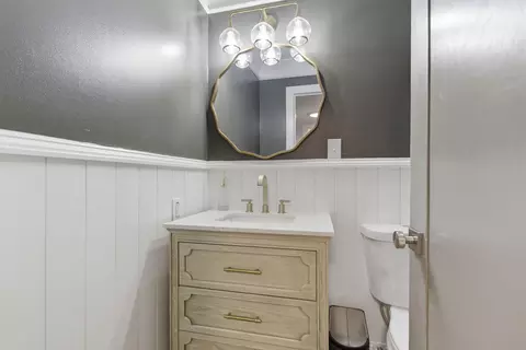 Bath - 1022 Timberline Rd, Moberly, MO 65270 photo 1 of 17