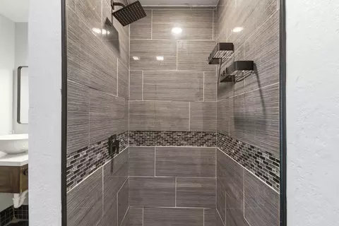 Bath - 1022 Timberline Rd, Moberly, MO 65270 photo 17 of 17