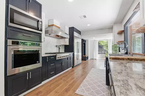 Kitchen - 1022 Timberline Rd, Moberly, MO 65270 photo 3 of 8