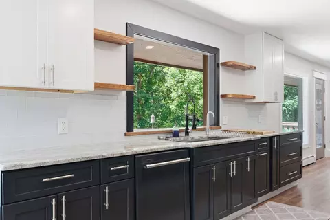 Kitchen - 1022 Timberline Rd, Moberly, MO 65270 photo 8 of 8