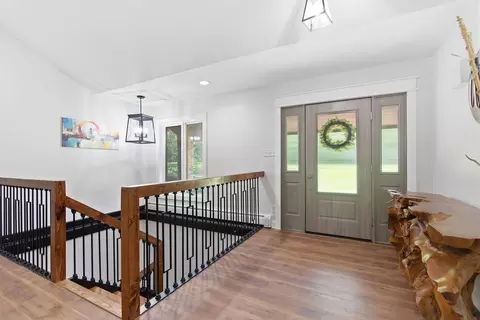 Entry Way - 1022 Timberline Rd, Moberly, MO 65270 photo 1 of 21