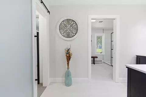 Entry Way - 1022 Timberline Rd, Moberly, MO 65270 photo 15 of 21