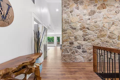 Entry Way - 1022 Timberline Rd, Moberly, MO 65270 photo 4 of 21