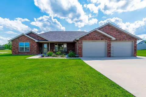2406 Usonia, Holts Summit, MO 65043