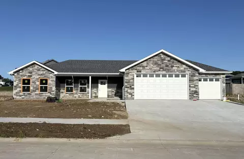 717 Vine Dr, Holts Summit, MO 65043 photo 2