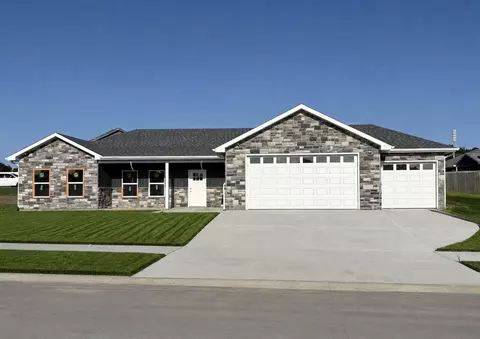 717 Vine Dr, Holts Summit, MO 65043
