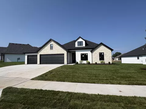 2806 Misty Flower Dr, Columbia, MO 65203