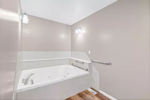 Bath - 215 W 217 W 2nd St, Fulton, MO 65251 photo 1 of 3