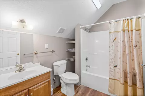 Bath - 215 W 217 W 2nd St, Fulton, MO 65251 photo 3 of 3
