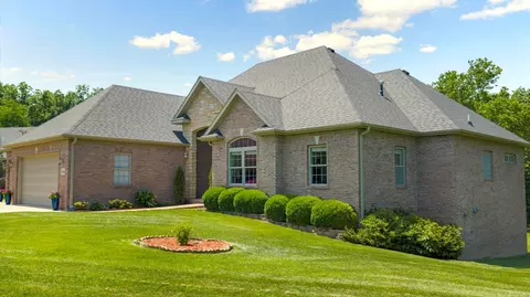 5001 Bates Creek Ct, Columbia, MO 65201