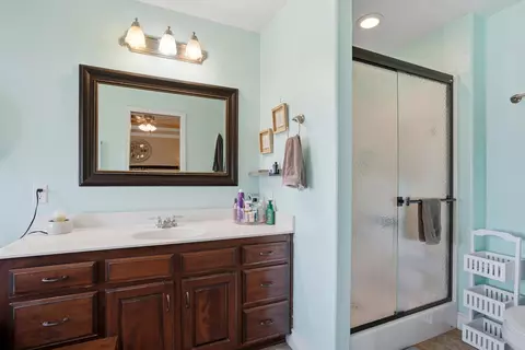 Bath - 140 Sommer Ct, Holts Summit, MO 65043 photo 2 of 4