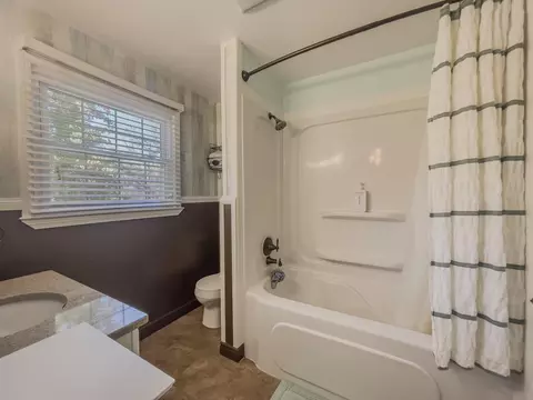Bath - 130 Angel Ln, Holts Summit, MO 65043 photo 4 of 4