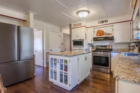 Kitchen - 130 Angel Ln, Holts Summit, MO 65043 photo 3 of 4