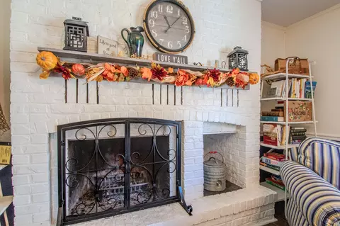 Living - 130 Angel Ln, Holts Summit, MO 65043 photo 3 of 4
