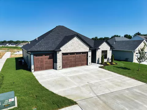 5217 Stormy Dr, Columbia, MO 65203