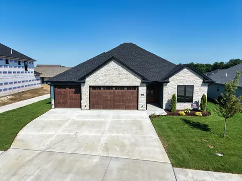 5217 Stormy Dr, Columbia, MO 65203