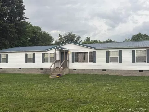 204 Eastwood Ave, Higbee, MO 65257
