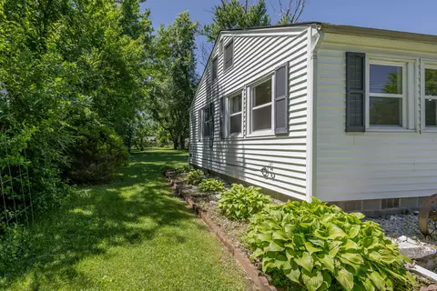 Exterior - 804 E Lakeview St, Centralia, MO 65240 photo 2 of 5