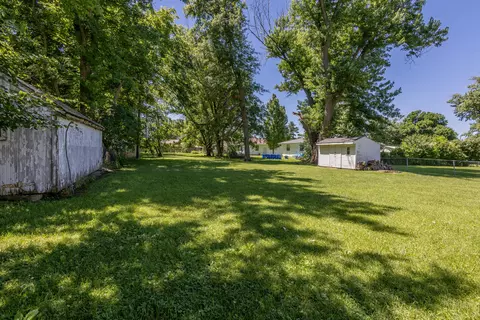 Exterior - 804 E Lakeview St, Centralia, MO 65240 photo 4 of 5