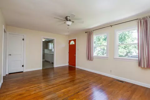 Living - 804 E Lakeview St, Centralia, MO 65240 photo 1 of 4