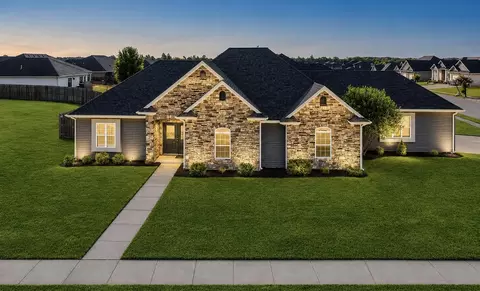 5615 Kingfisher Dr, Ashland, MO 65010