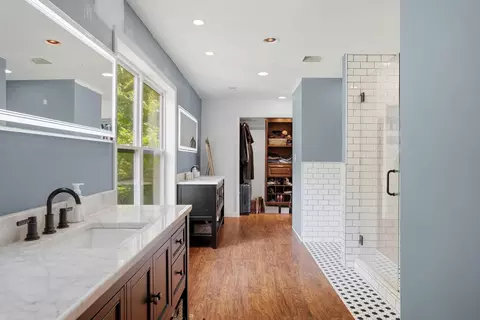 Bath - 13221 E Remie Rd, Centralia, MO 65240 photo 2 of 8
