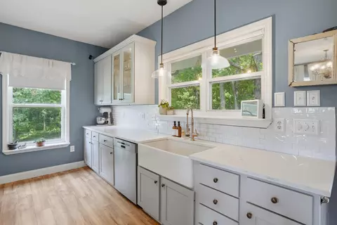Kitchen - 13221 E Remie Rd, Centralia, MO 65240 photo 5 of 6