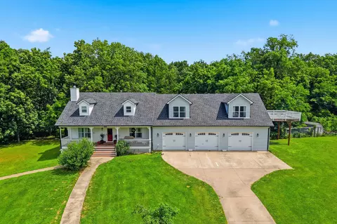 Exterior - 13221 E Remie Rd, Centralia, MO 65240 photo 11 of 12