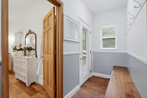Entry Way - 13221 E Remie Rd, Centralia, MO 65240 photo 3 of 7