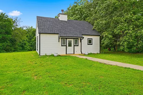Exterior - 13221 E Remie Rd, Centralia, MO 65240 photo 10 of 12