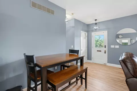 Entry Way - 13221 E Remie Rd, Centralia, MO 65240 photo 2 of 7