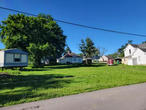 108 W 4th St, Macon, MO 63552 photo 2