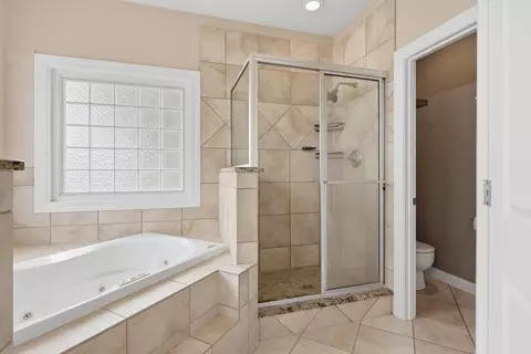 Bath - 504 Eagle Lake Dr, Ashland, MO 65010 photo 3 of 4