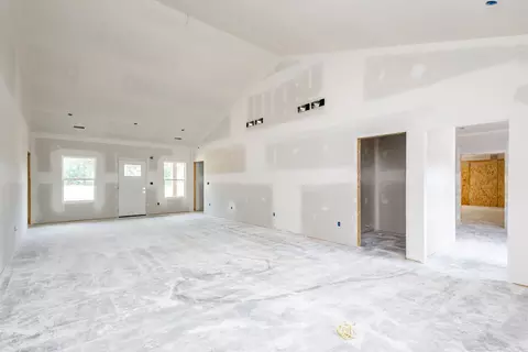 Living - 950 E Mchatton, Sturgeon, MO 65284 photo 2 of 3