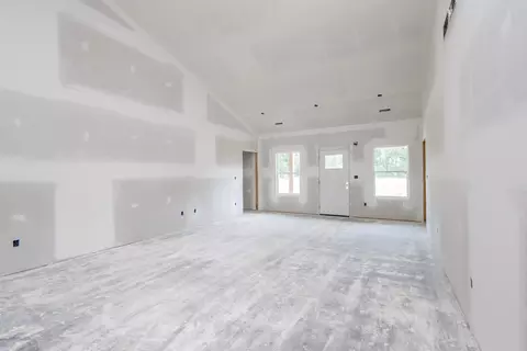 Living - 950 E Mchatton, Sturgeon, MO 65284 photo 1 of 3