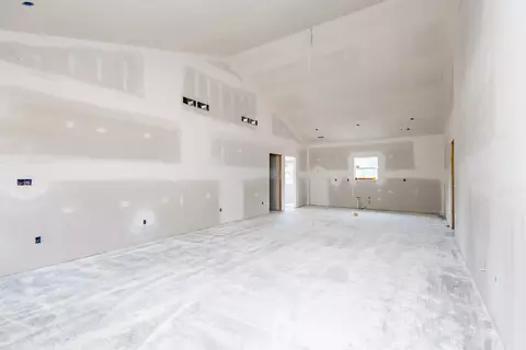 Living - 950 E Mchatton, Sturgeon, MO 65284 photo 3 of 3