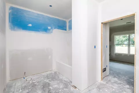 Entry Way - 950 E Mchatton, Sturgeon, MO 65284 photo 3 of 5