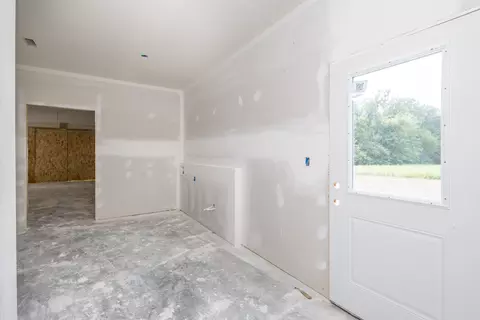 Entry Way - 950 E Mchatton, Sturgeon, MO 65284 photo 4 of 5