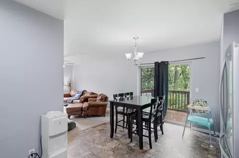 Dining - 1400 Marbrooke Dr, Fulton, MO 65251 photo 2 of 2
