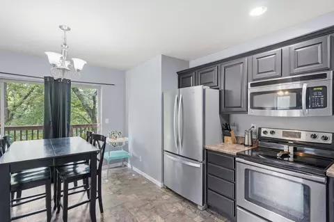 Kitchen - 1400 Marbrooke Dr, Fulton, MO 65251 photo 1 of 2