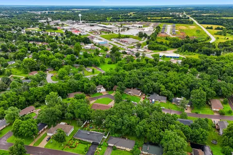 View/Area - 1400 Marbrooke Dr, Fulton, MO 65251 photo 2 of 4