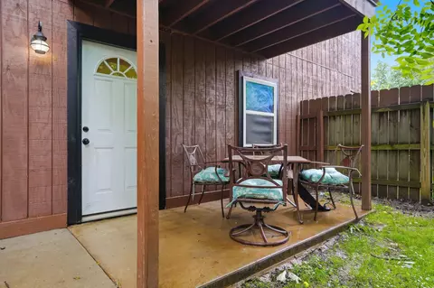 Exterior - 1400 Marbrooke Dr, Fulton, MO 65251 photo 5 of 7