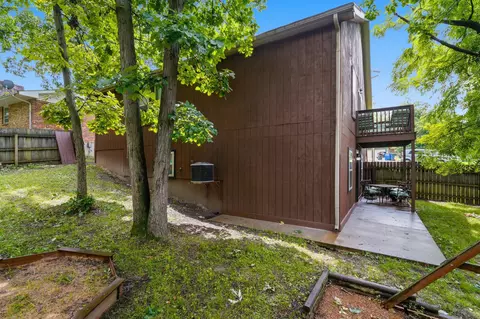 Exterior - 1400 Marbrooke Dr, Fulton, MO 65251 photo 6 of 7