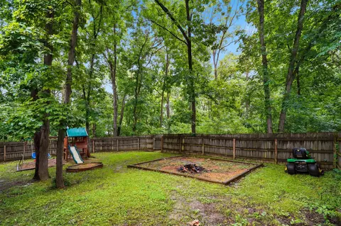 Exterior - 1400 Marbrooke Dr, Fulton, MO 65251 photo 4 of 7