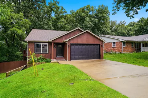 Exterior - 1400 Marbrooke Dr, Fulton, MO 65251 photo 2 of 7