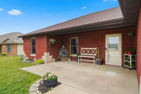 Exterior - 520 Logan Pl, Fulton, MO 65251 photo 3 of 6