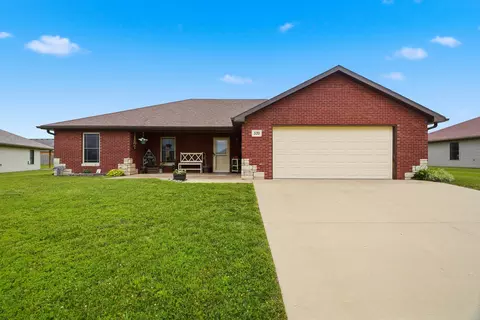 Exterior - 520 Logan Pl, Fulton, MO 65251 photo 2 of 6