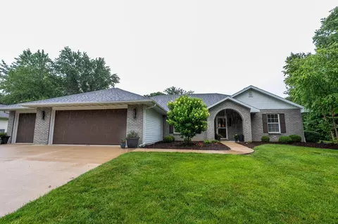 3704 Wakefield Dr, Columbia, MO 65203