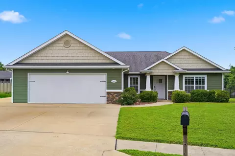 7610 W Black Walnut Dr, Columbia, MO 65202