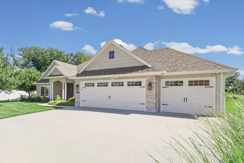 5317 Harbor Town Dr, Columbia, MO 65201